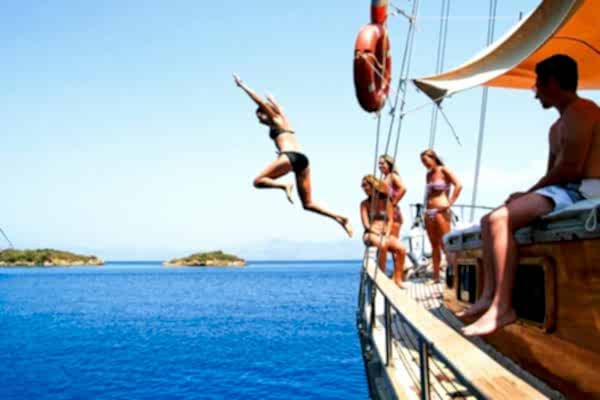 Bodrum Gümbet Çıkışlı Akvaryum Koyu Gruplara Özel Tekne Turu 