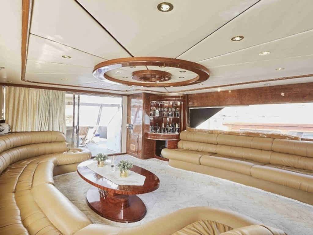 Vedo B Motoryat Kiralama 32 mt, 5 Kabin, 10 Kişi 