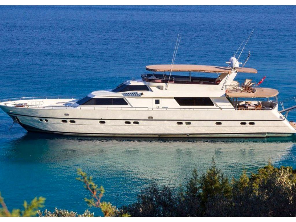 Cantieri Di Pisa Svety Sky Den Motoryat 27 mt,4 Kabin,8 Kişi 