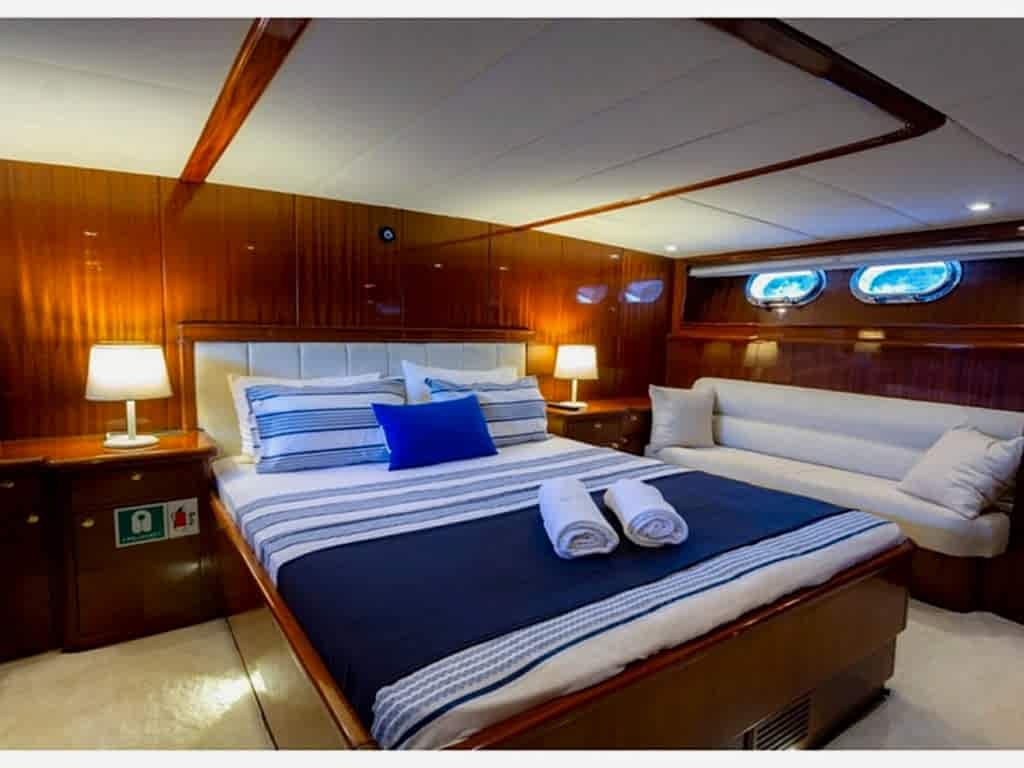 Cantieri Di Pisa Svety Sky Den Motoryat 27 mt,4 Kabin,8 Kişi 