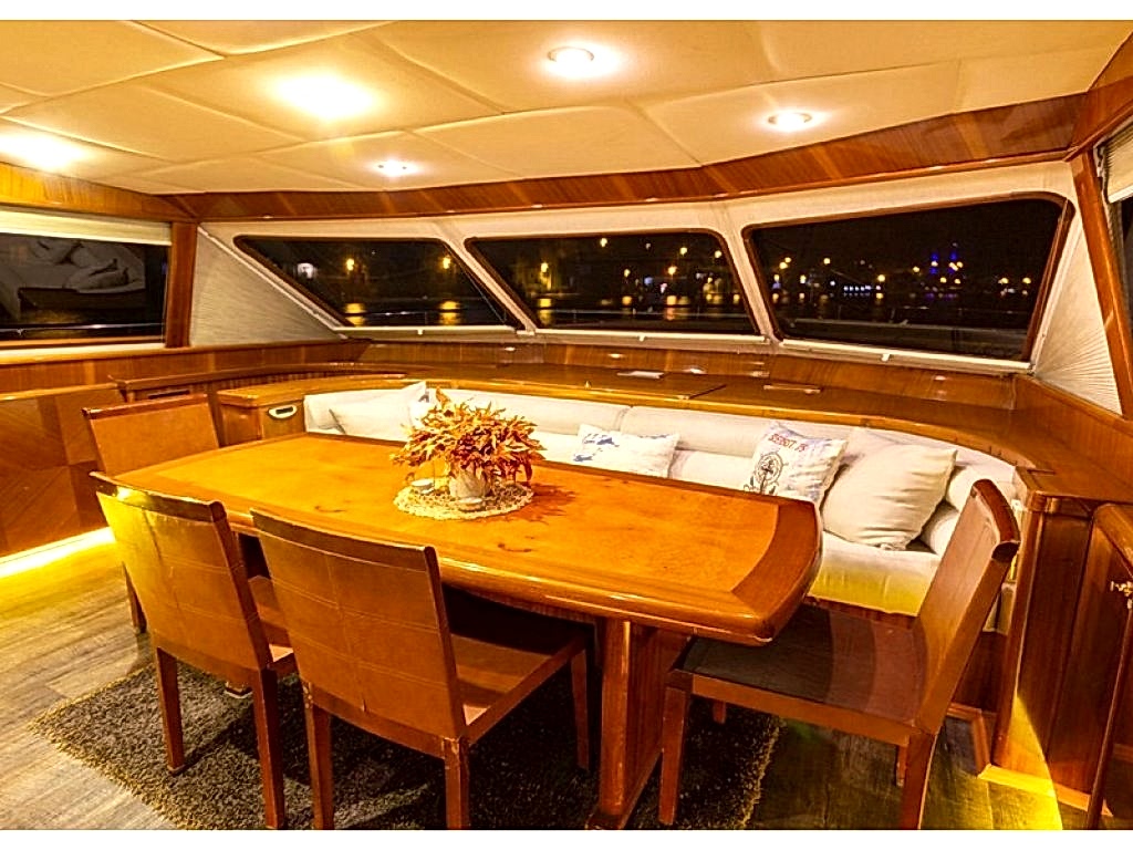 Cantieri Di Pisa Svety Sky Den Motoryat 27 mt,4 Kabin,8 Kişi 