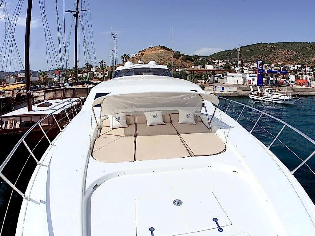 Mangusta 107 Motoryat 33 mt,8 Kişi