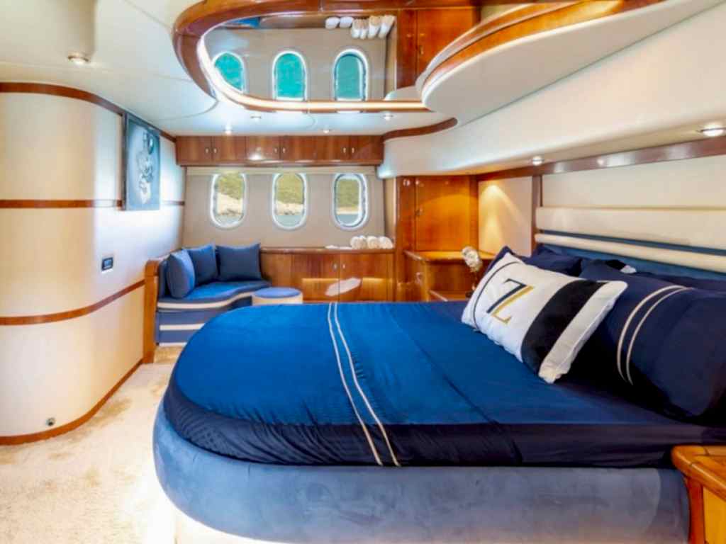 Zeynep Motoryat 22 m,6 Kişi