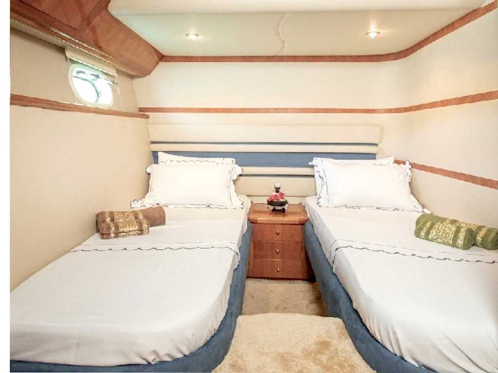 Zeynep Motoryat 22 m,6 Kişi